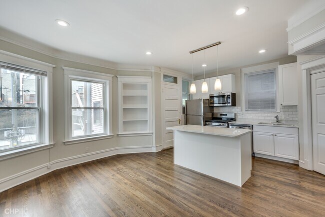 Building Photo - 852 W Lill Ave