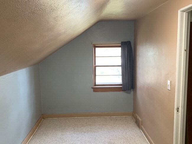 Building Photo - 407 N 12th St