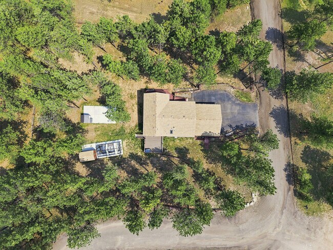 Building Photo - 34431 Chilton Ave