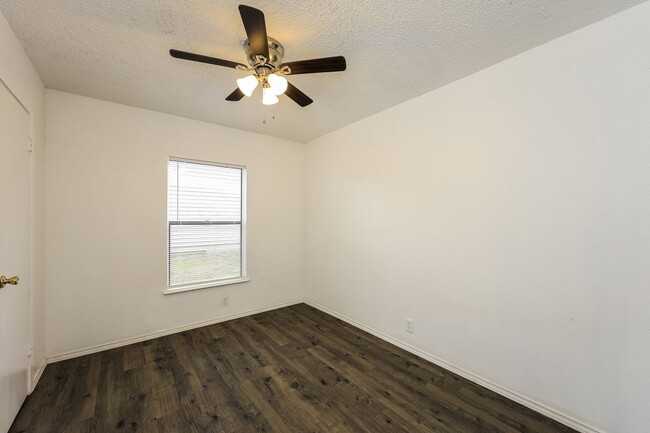 Building Photo - 7519 Branding Trail