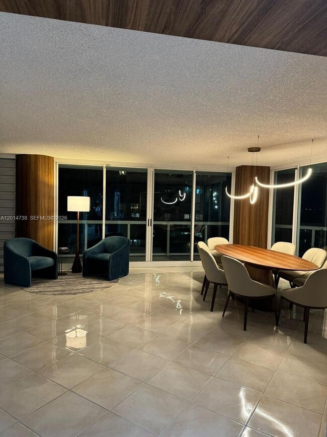 Building Photo - 16400 Collins Ave