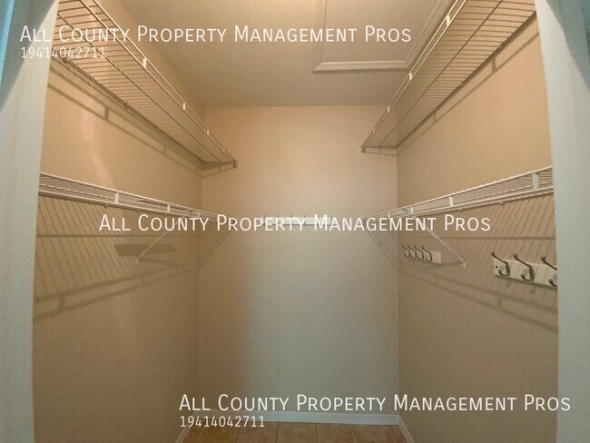 Building Photo - 4156 Central Sarasota Pkwy