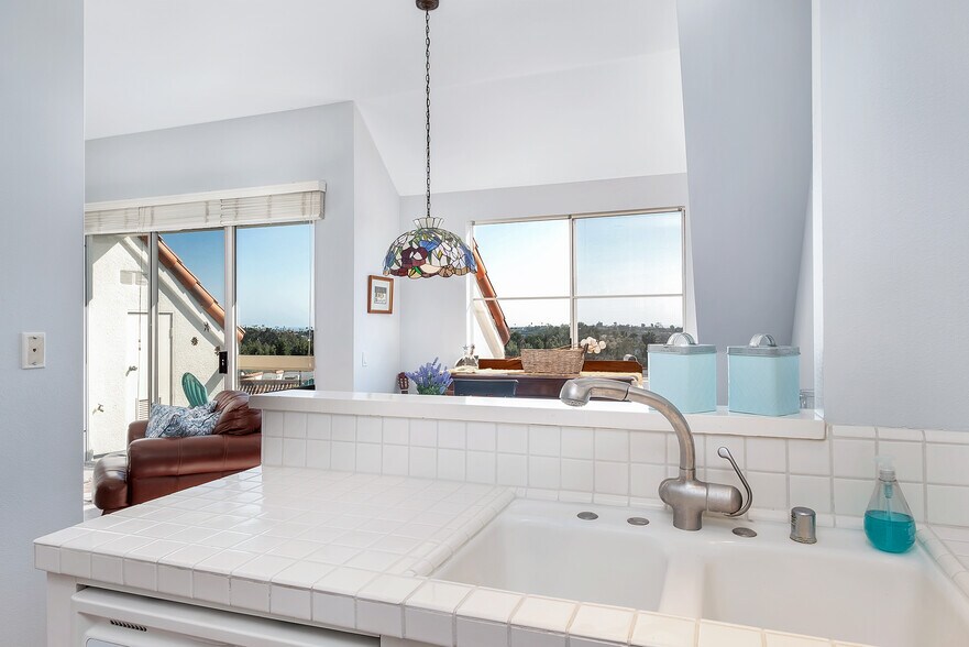 Building Photo - 30 Vista del Mar