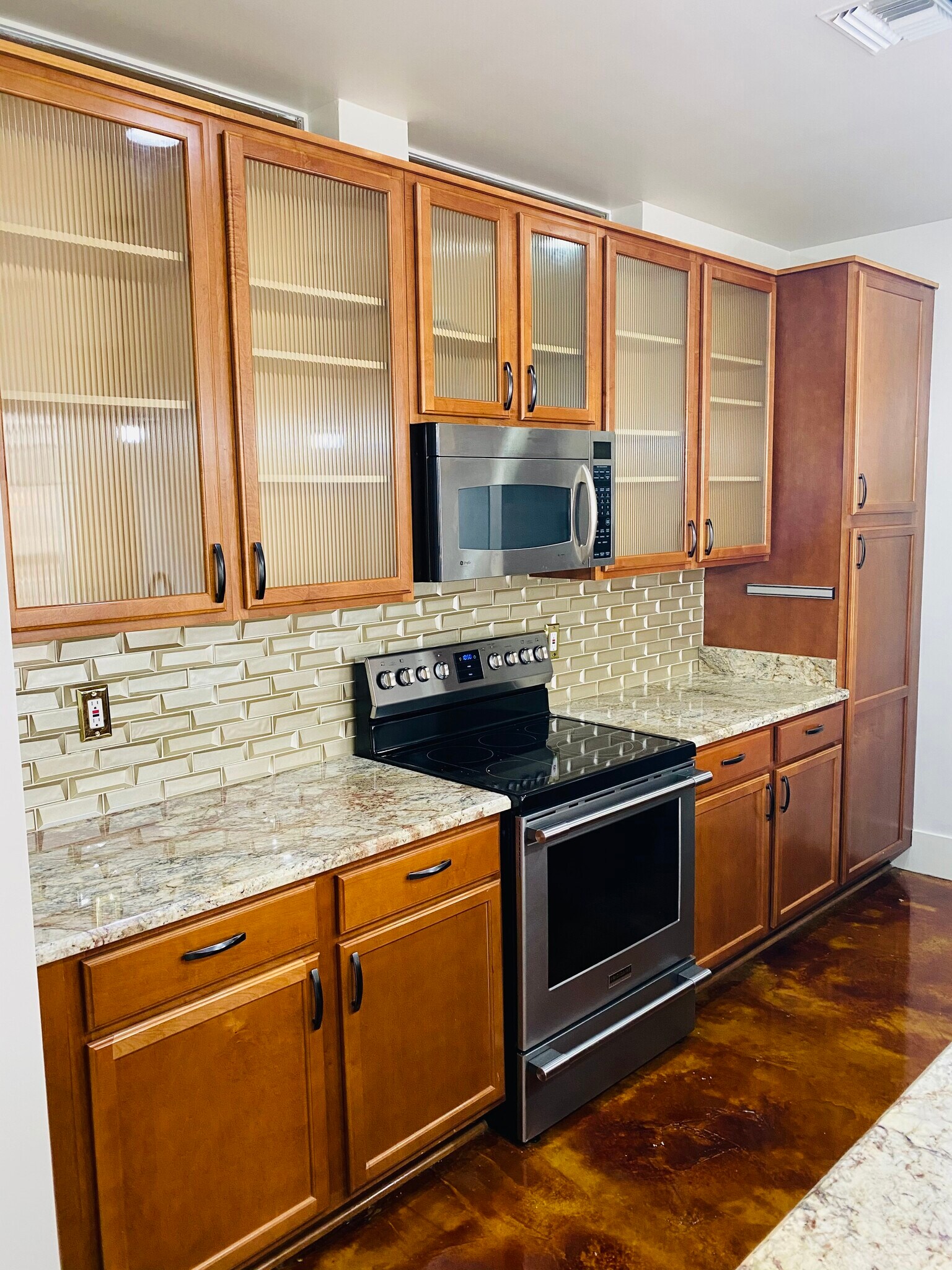 Building Photo - 840 Tchoupitoulas St