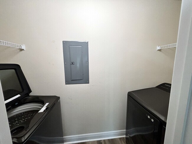 Building Photo - 5143 Carmell Ridge Cir