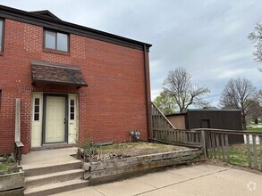 Building Photo - Downtown 3 bed 2 bath townhome
