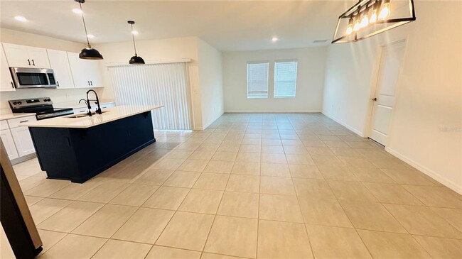 Building Photo - 3058 Cadence Sound Ln