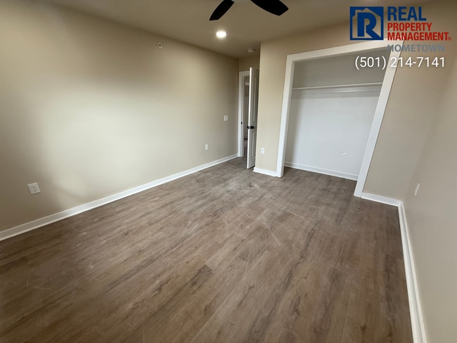 Building Photo - 1812 Sanford Dr