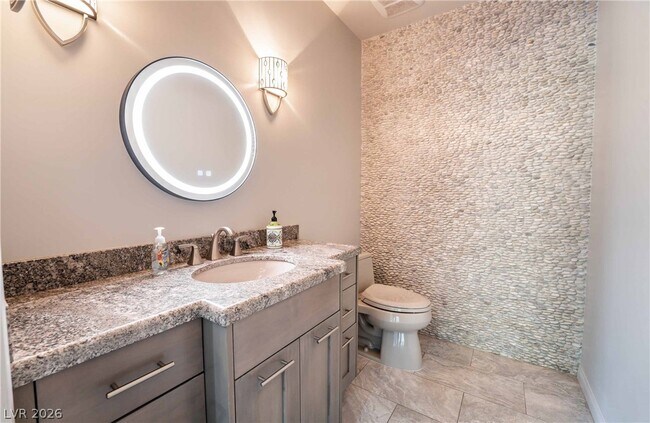 Building Photo - 980 Vegas Valley Dr