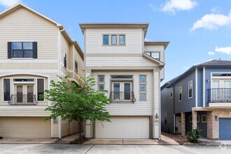 Building Photo - 835 Garden Oaks Terrace