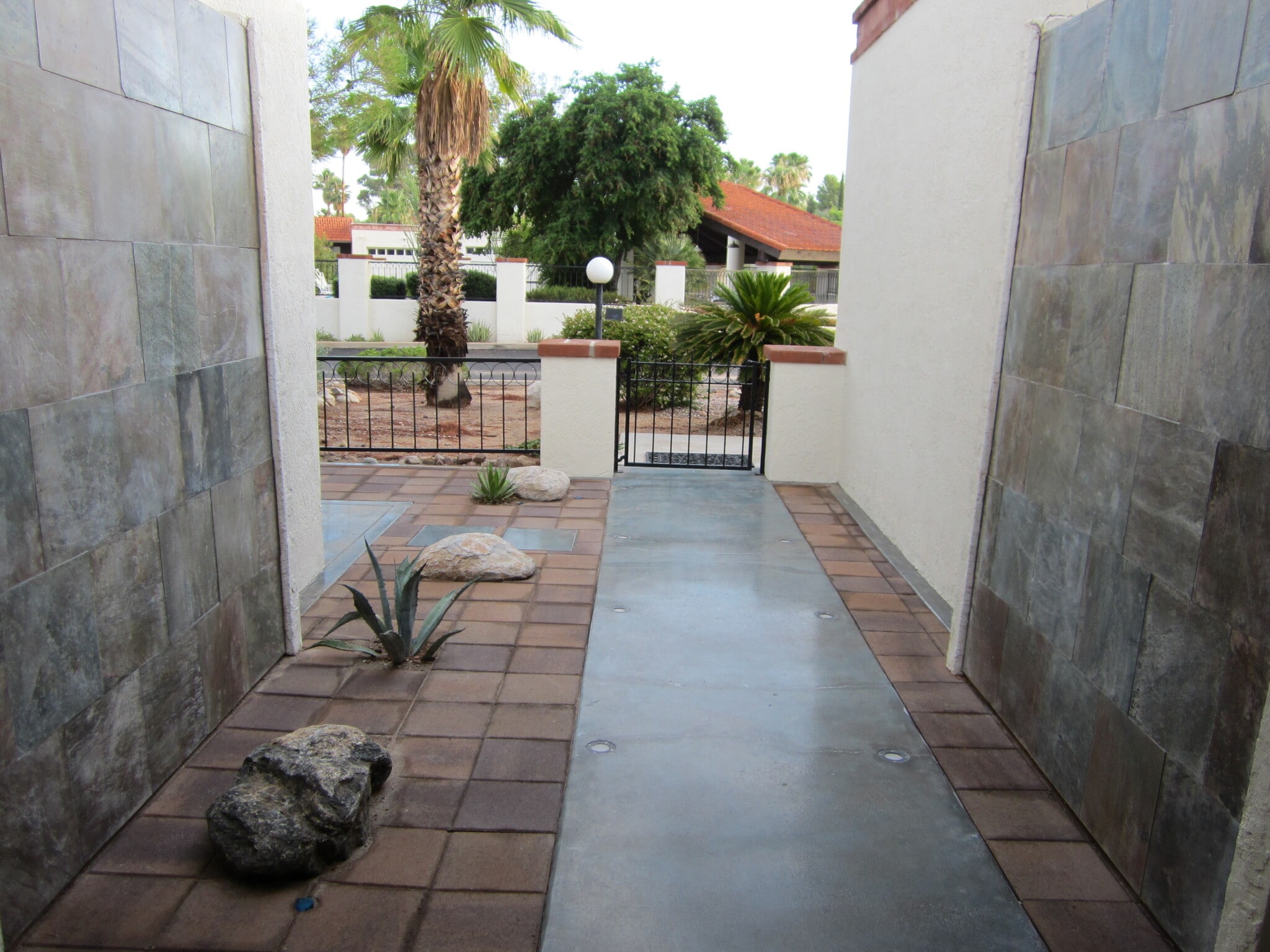 Building Photo - 859 W Palma de Coco