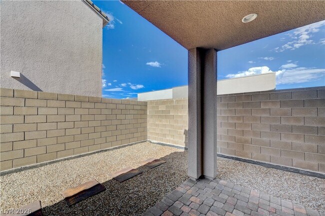 Building Photo - 1796 Passerine St