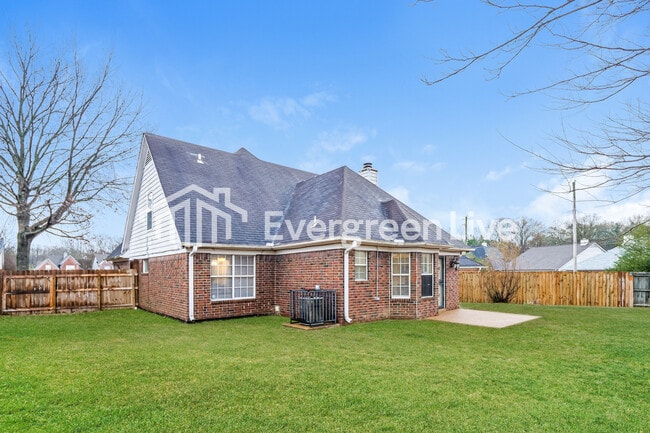 Building Photo - 7330 Appling Meadow Cove