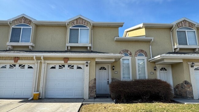 Building Photo - 3 Bedroom 2.5 Bath in West Jordan!