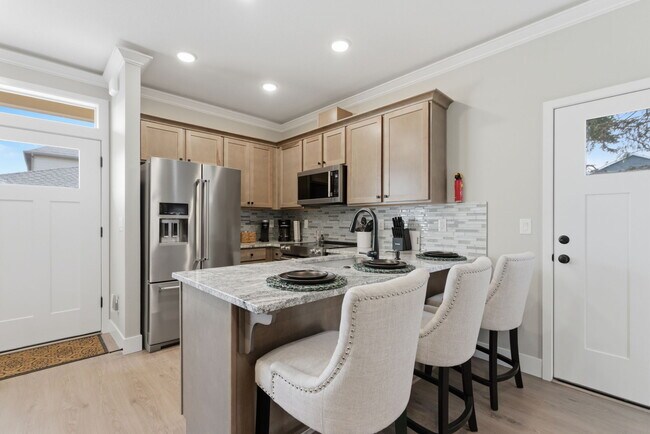 Building Photo - 9527 SE 73rd Ave