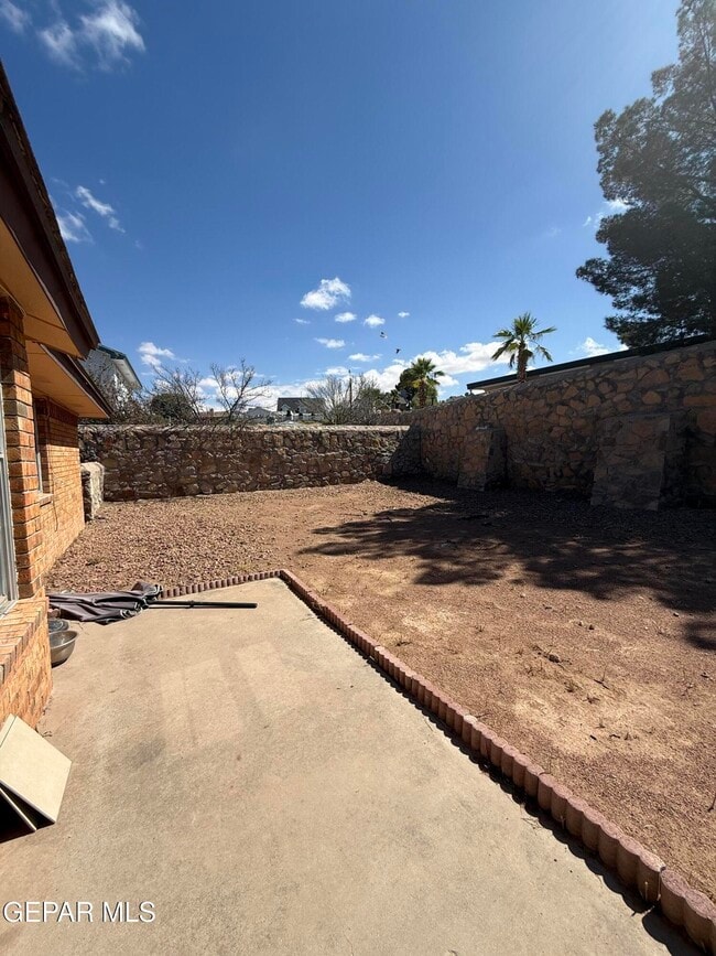 Building Photo - 1670 Jones Ln