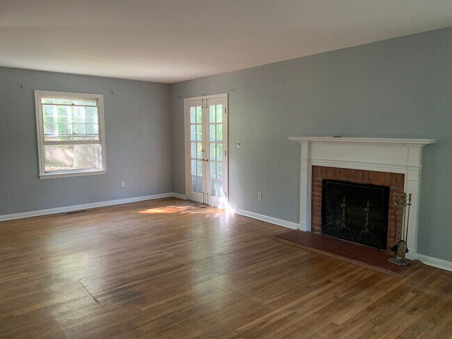 Living room - 5 Cliffholme Rd