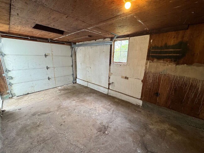 Building Photo - 2-Bedroom Home, Errol Heights, Gardners Welcome!