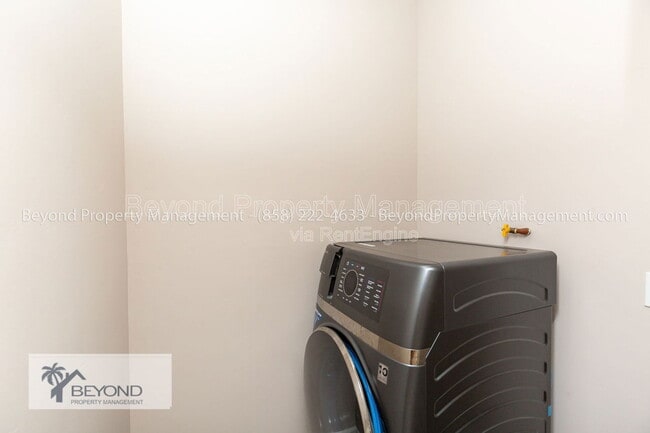 Building Photo - 815 Whaley St