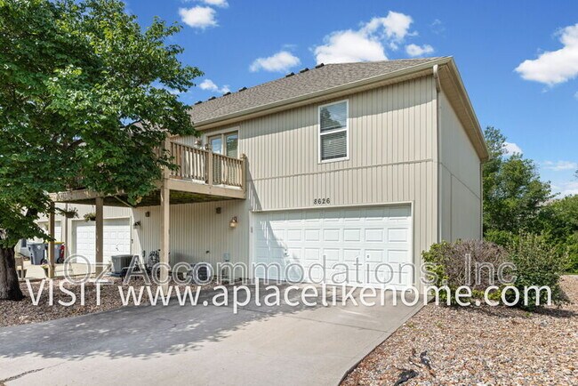 Building Photo - 8626 N Cleveland Ln