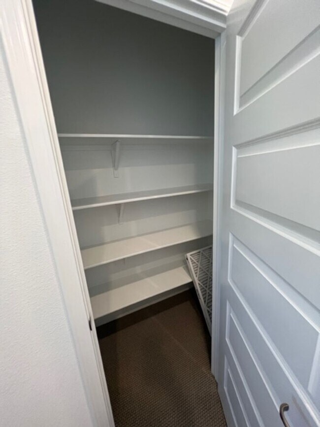 Building Photo - Newer Solar Home Walking Distance to Campus Oaks Shopping Center