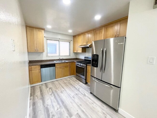 Building Photo - 82 Bromley Ct