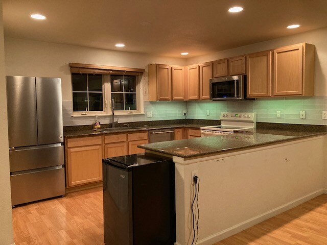 Building Photo - 813 Castello Ave
