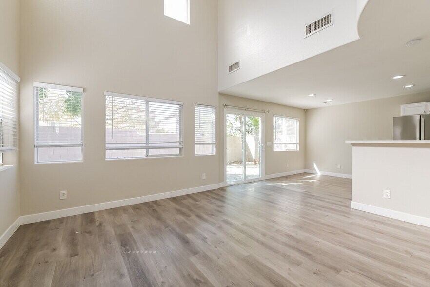Building Photo - 1333 Hawaiian Hills Ave