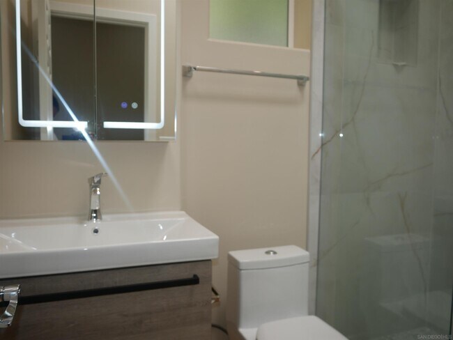 Building Photo - 1637 Kearsarge Rd