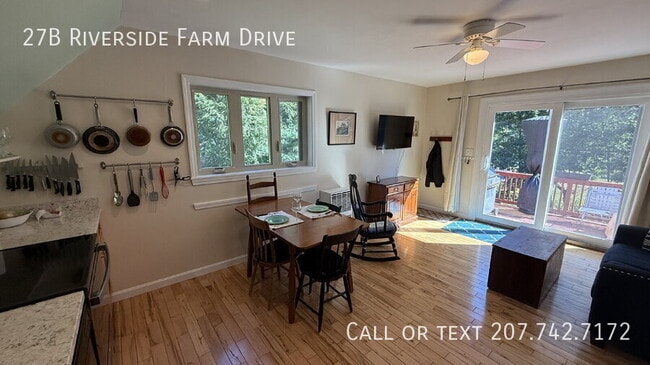 Building Photo - 27 Riverside Farm Dr