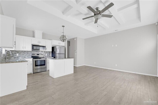 Building Photo - 12 N Winona Dr