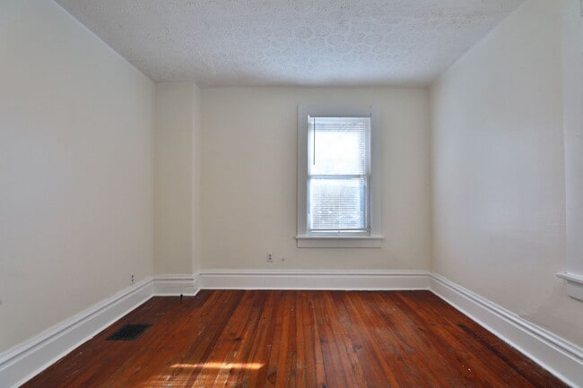 Building Photo - Incredible 6 Bedroom Home OSU Campus – Renovated, Spacious, and Move-In Ready!