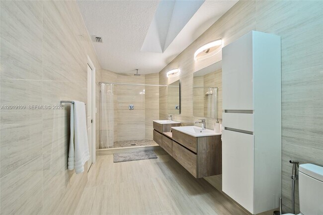 Building Photo - 6021 NW 61st St