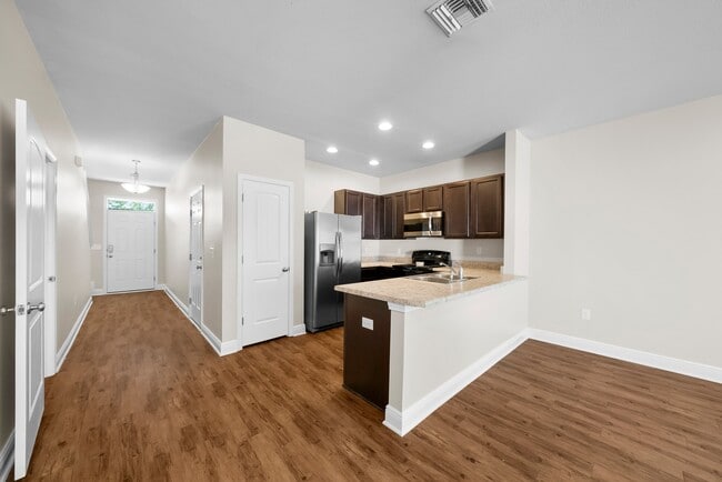 Building Photo - 5980 Callaway Cir