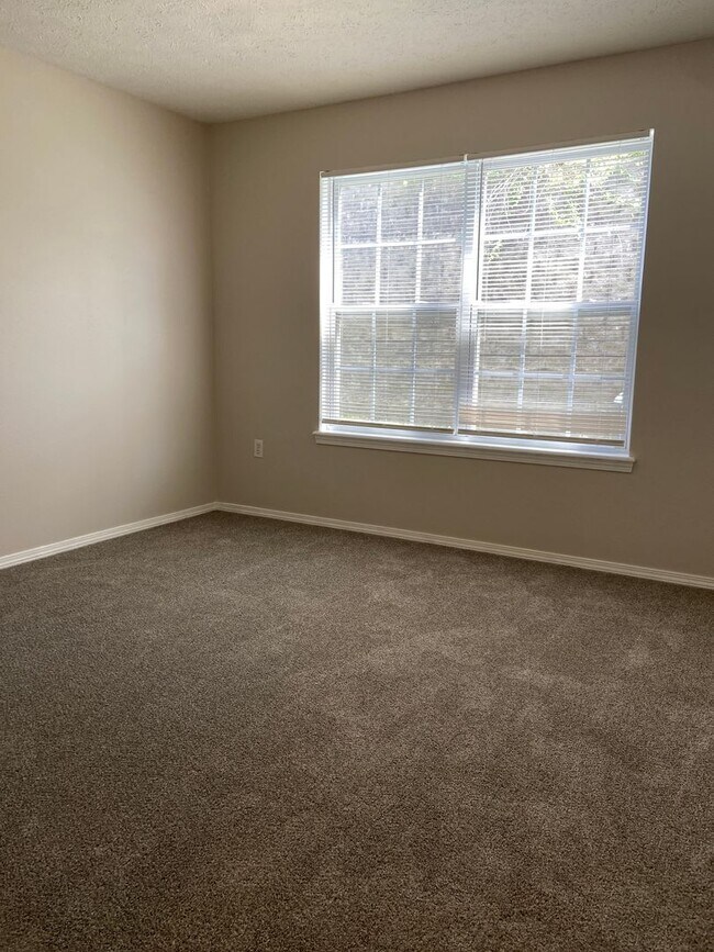 Building Photo - Condominium in Academy Commons