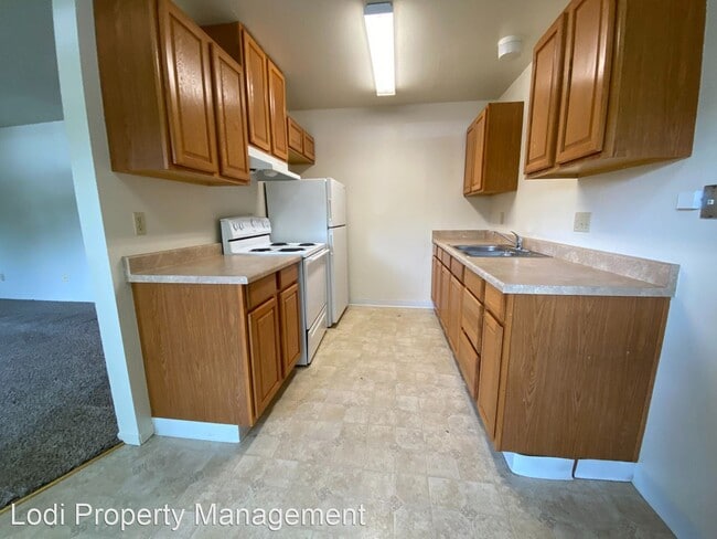 Building Photo - 715 N Church St