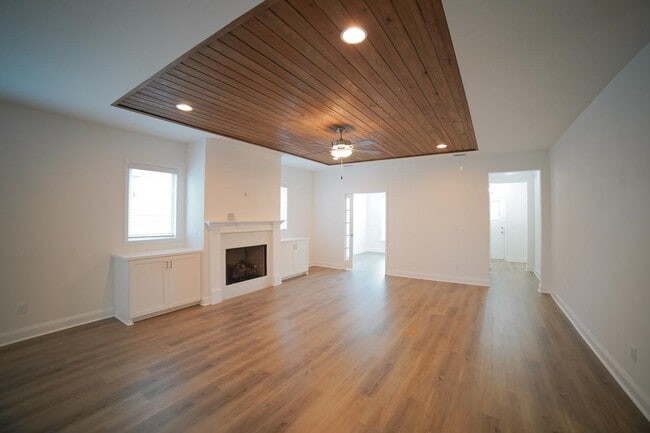 Building Photo - 219 Bienville Pl