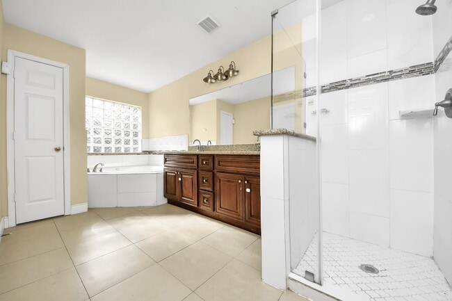 Building Photo - 5618 Painted Trail Dr