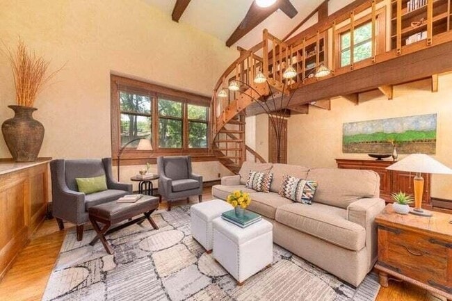 Building Photo - 824 N 66th St