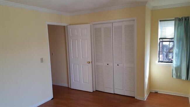Building Photo - 606 Barrington Hills Dr