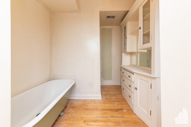 Building Photo - 3945 N Christiana Ave