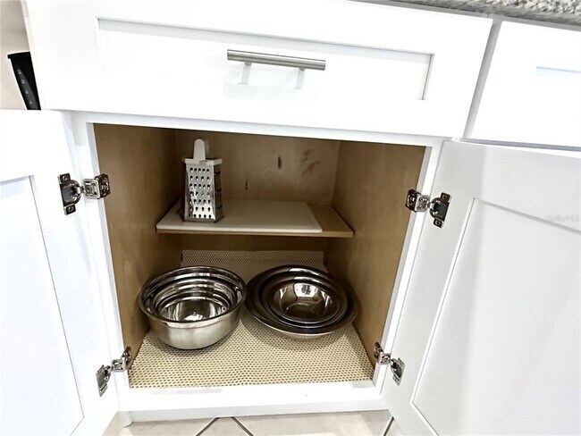 Building Photo - 16724 Rolling Green Dr