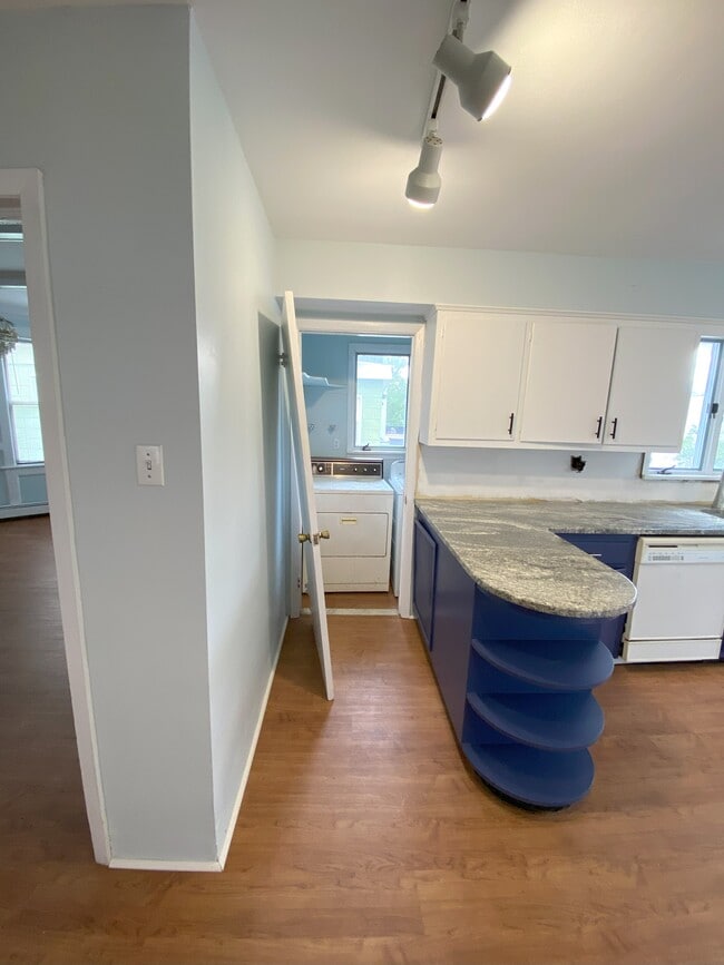 Building Photo - 82 Bergen Ave