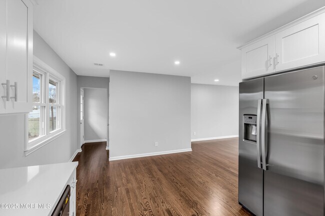 Building Photo - 1230 Dove St