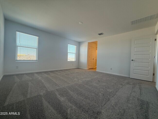 Building Photo - 9544 W Pinchot Ave