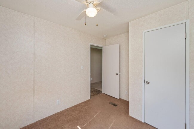 Building Photo - 2295 Bermuda Ln