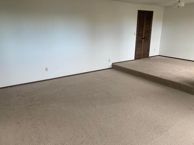 Building Photo - Greenway Single Level!!