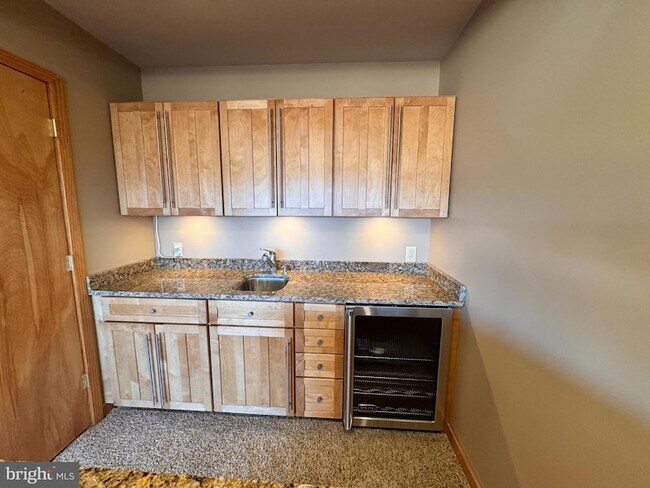 Building Photo - 72 Jordans Rd