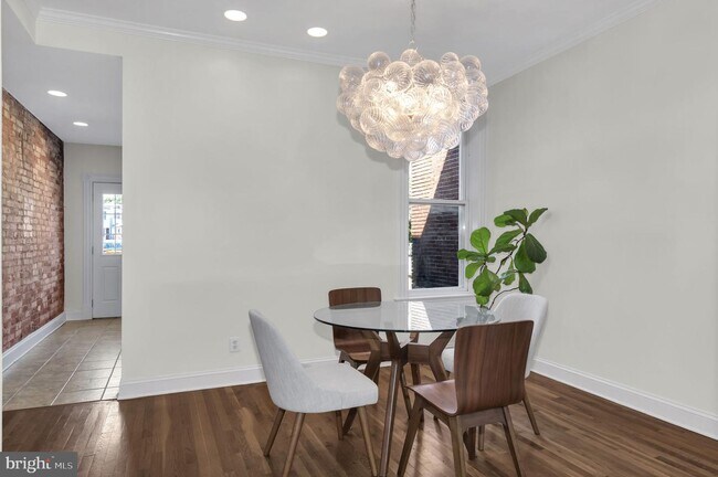 Building Photo - 117 15th St SE