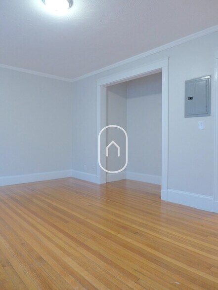 Building Photo - 18 Claymoss Rd